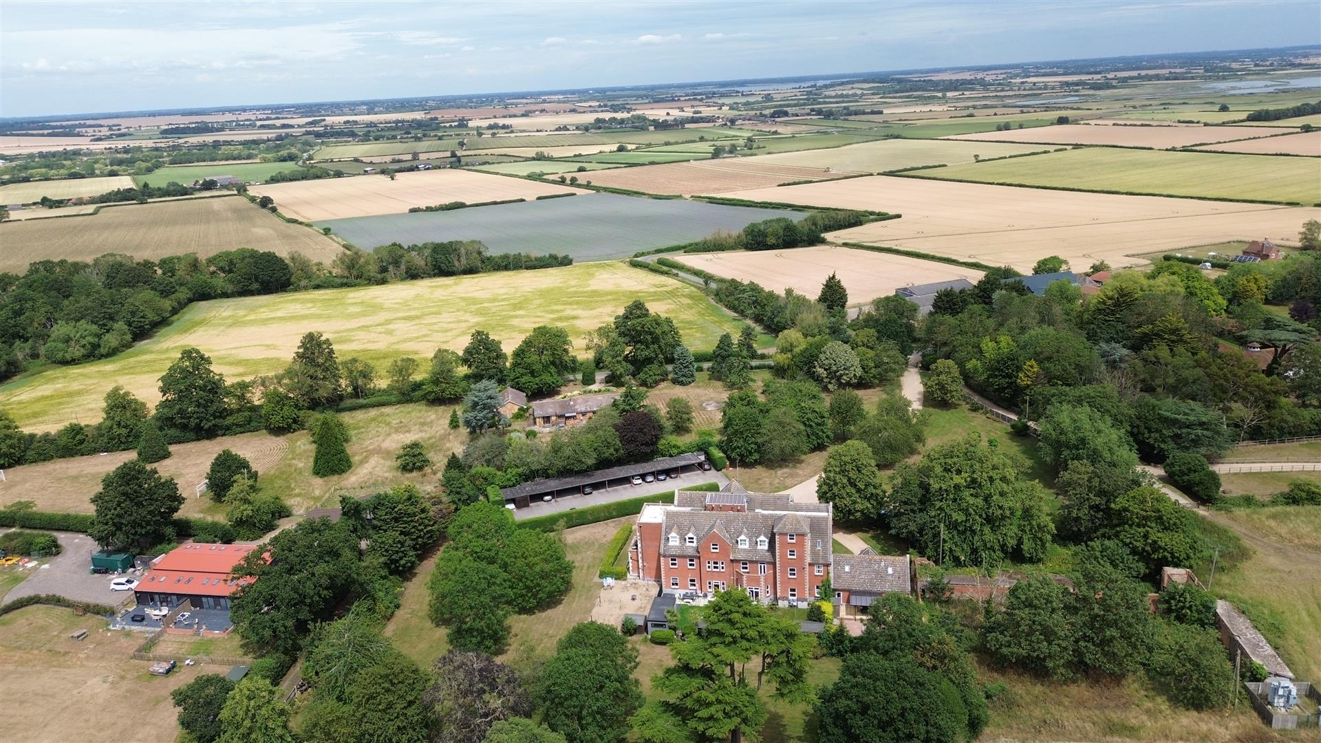 Property Image ce0f8638-7e45-442d-ac55-e99e7f25677c