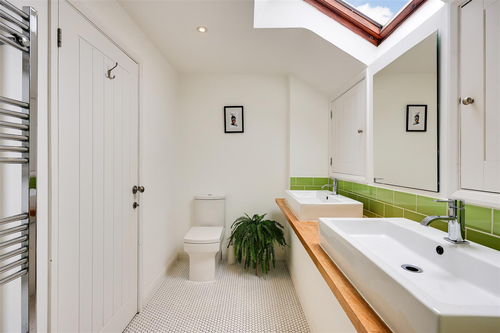 Property Image ce218d19-1a02-412c-b442-09d82bd80841