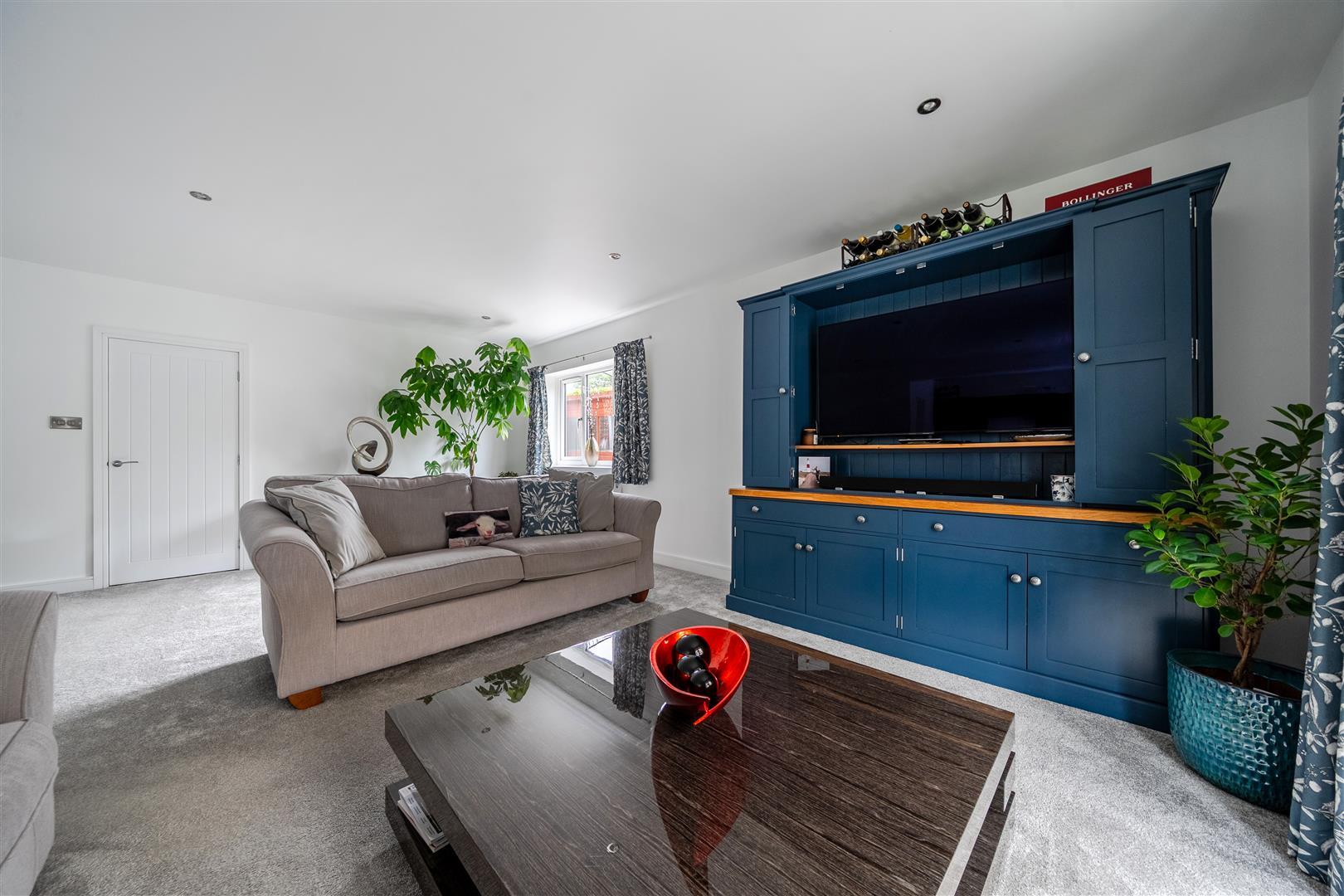 Property Image ce395278-f4ee-4757-9556-14fecc57c2cf