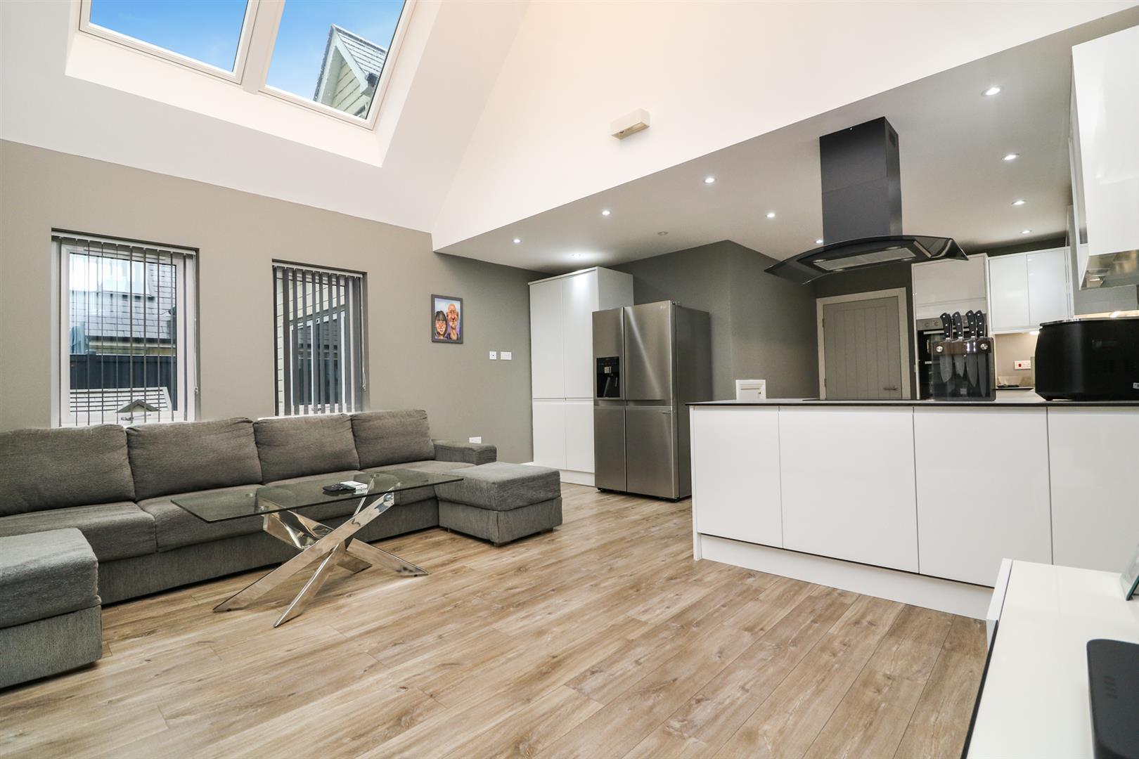 Property Image ce3be894-dc6f-48a4-accc-0ffc85f8dffc