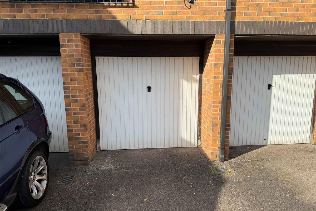 Property Image ce40e811-c197-40f0-bf17-c52b37a14d29