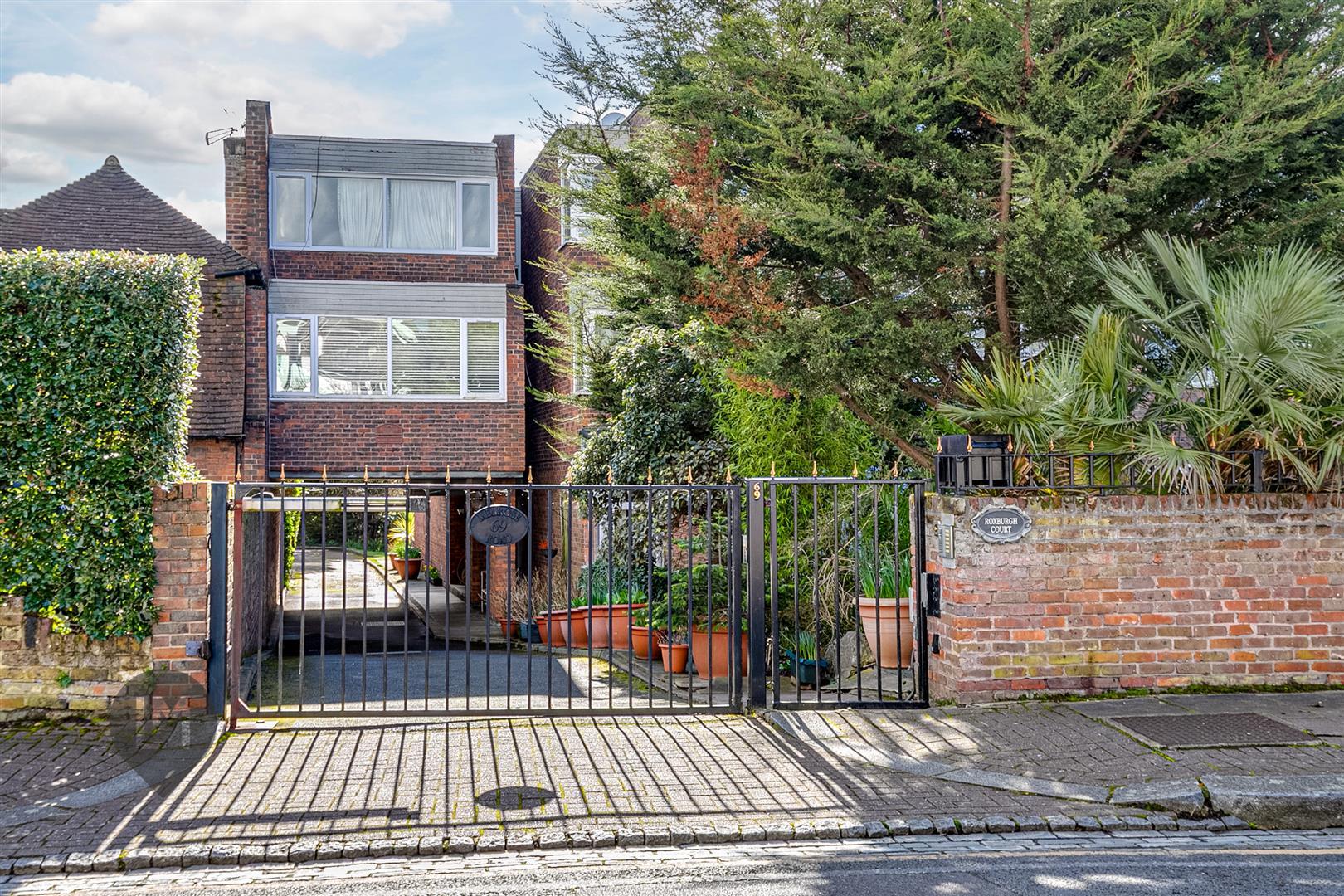 Property Image ce4d31f1-548d-45ff-8f1c-d127efc417d0