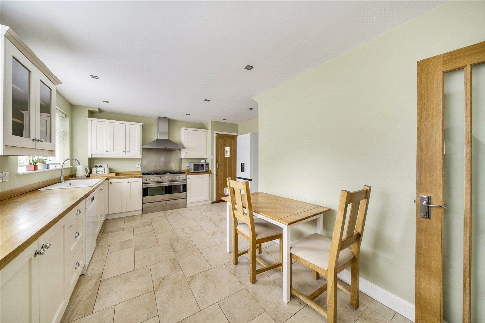 Property Image ce833363-8eb0-490a-8961-086a3aa43877