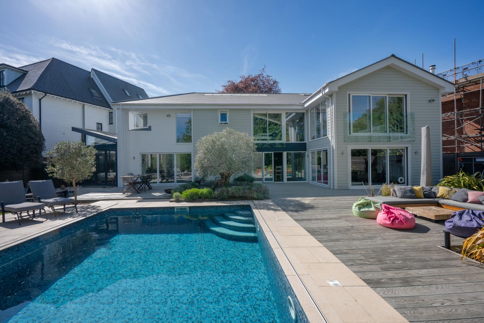 Property Image ceb1eb76-c2b2-4d91-997a-3c18d2cc4d72