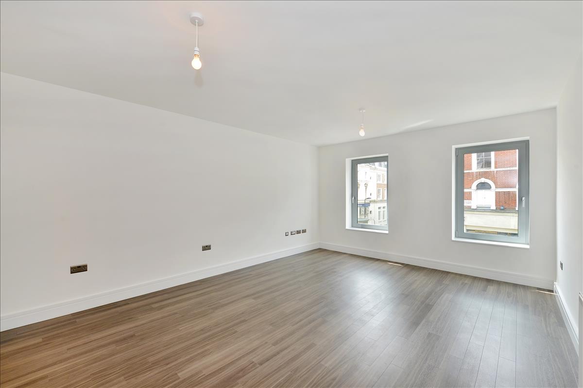 Modern three bedroom apartment available for long let in the heart of Dalston