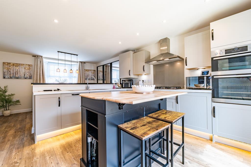 Property Image cecb326b-89d2-42eb-a106-9dd1f474ac2b