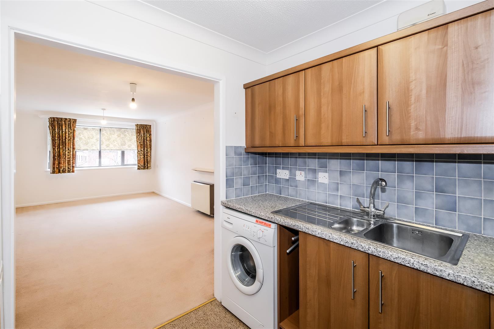 Property Image cf0c936c-c486-4266-93f4-8080a38e9fd4