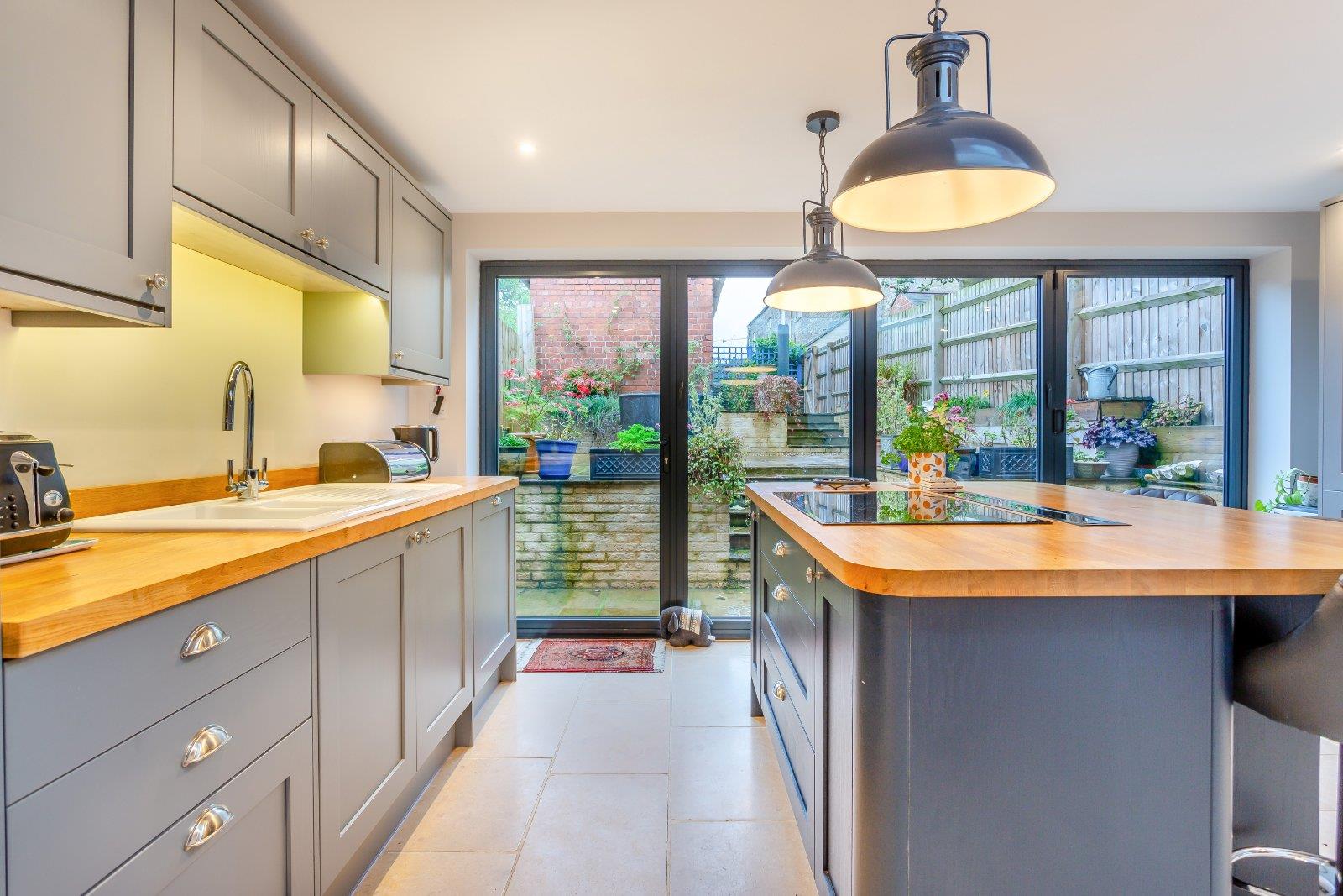 Property Image cf25e1ce-38c1-4293-9ade-f3d81a000784
