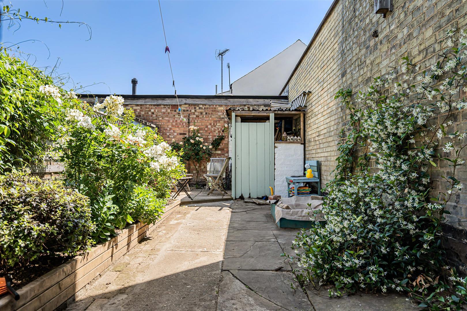 Property Image cf559a0d-55c7-4a2d-83bb-83736073b426
