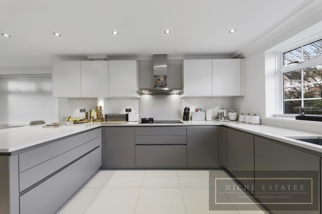 Property Image cf94b050-4862-413f-9d20-aea58f85c2af