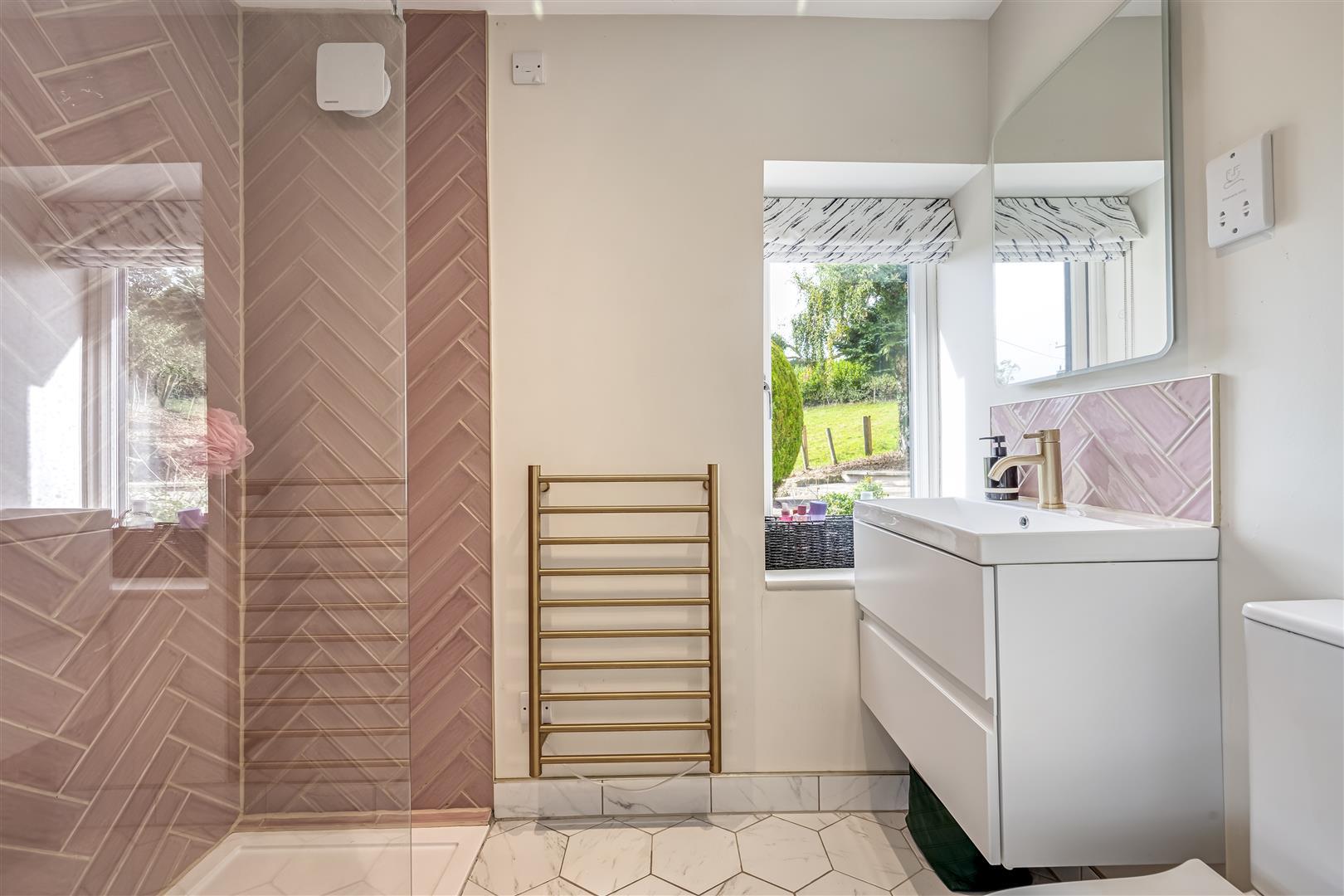 Property Image cfb73931-00e4-4f77-995b-ace2e9cf1d1a