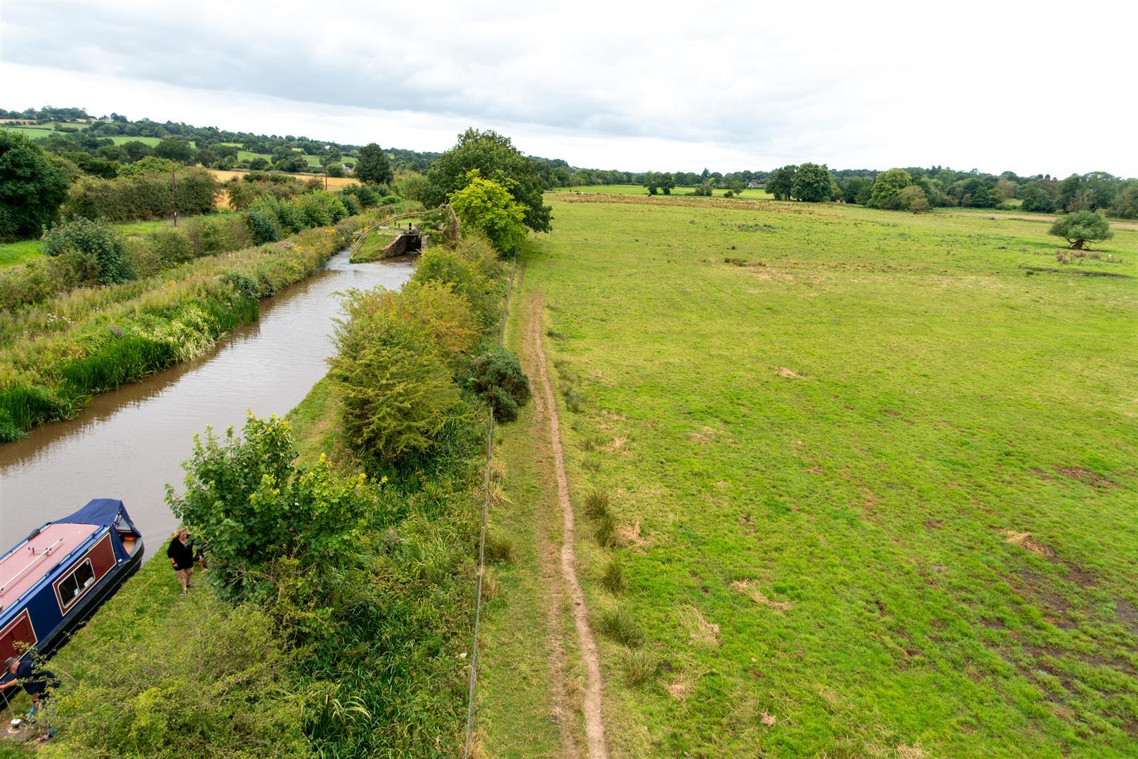 Property Image cfc3e90f-916e-43b7-aa56-2edf40fa284f