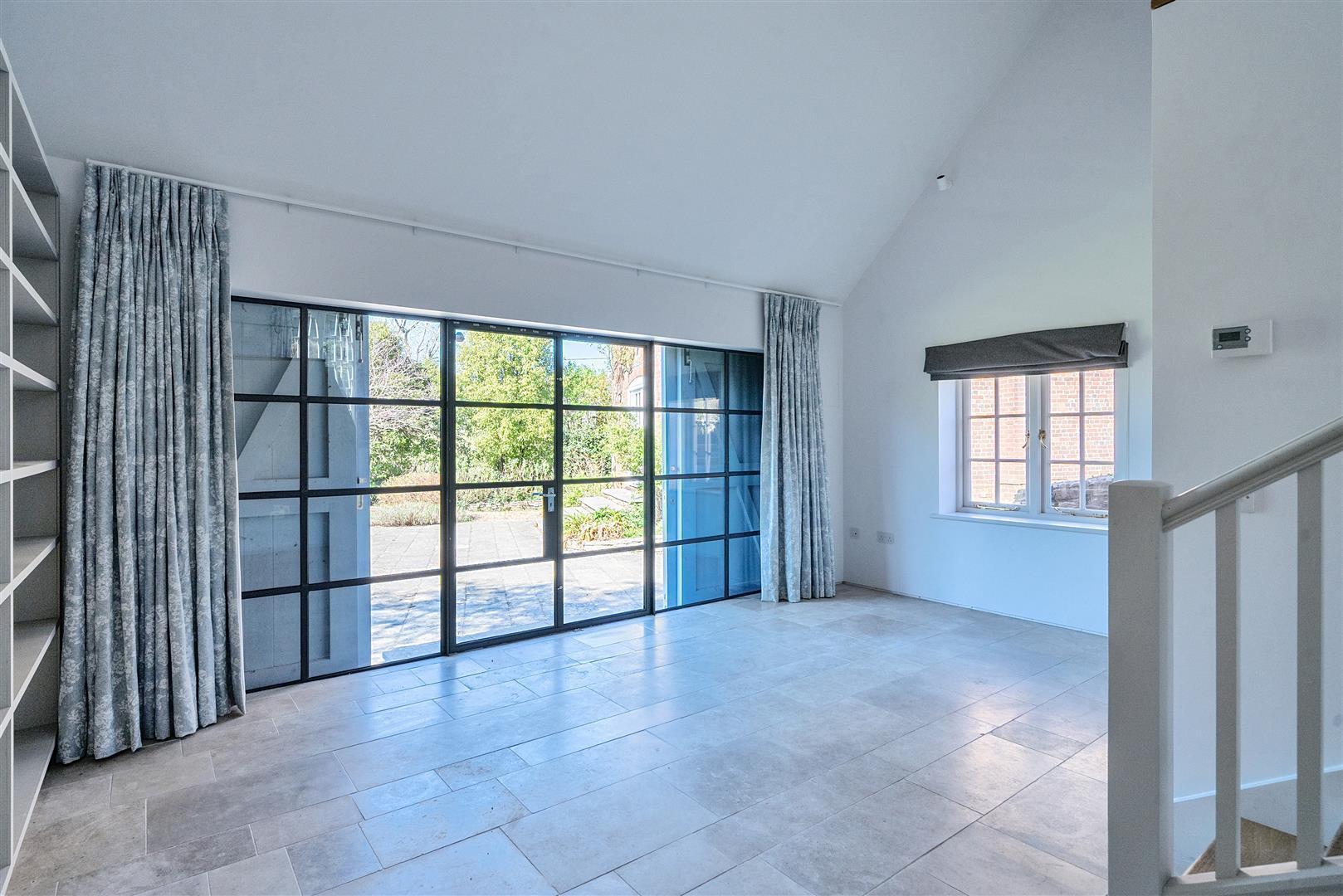Property Image cff8e624-1582-405d-b5c7-c4cf48e2f597