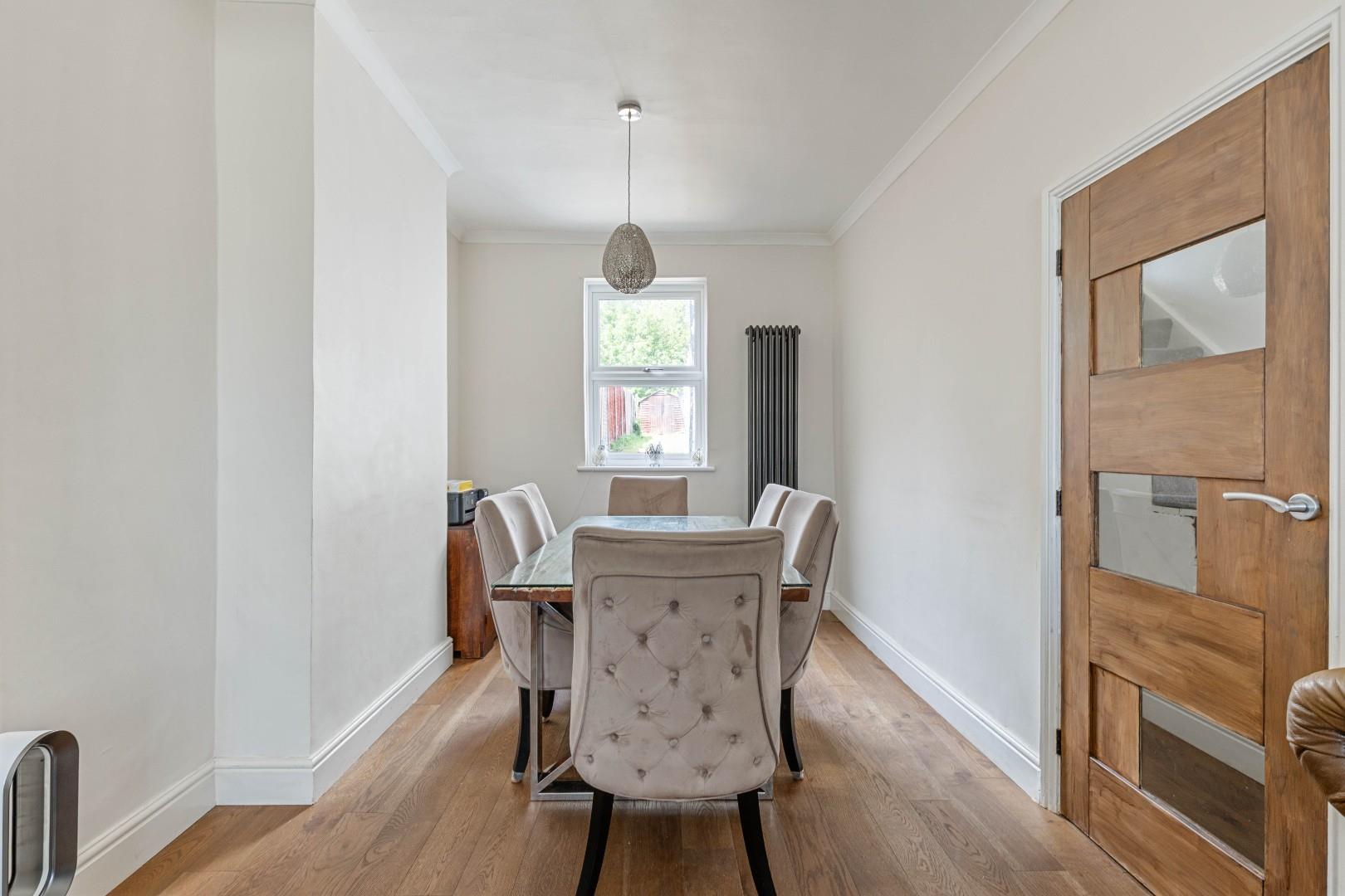 Property Image d043818f-2179-43f0-935f-193d93d59233