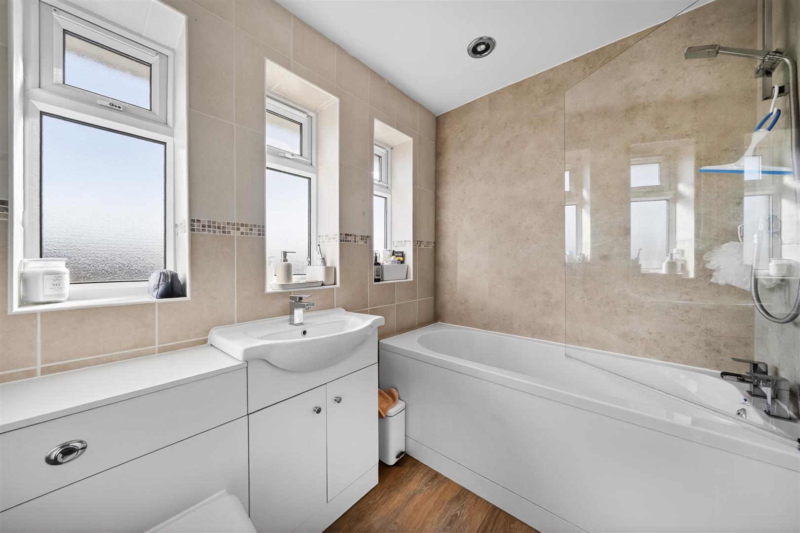 Property Image d044d1d9-ed86-45aa-b462-3afa88845609