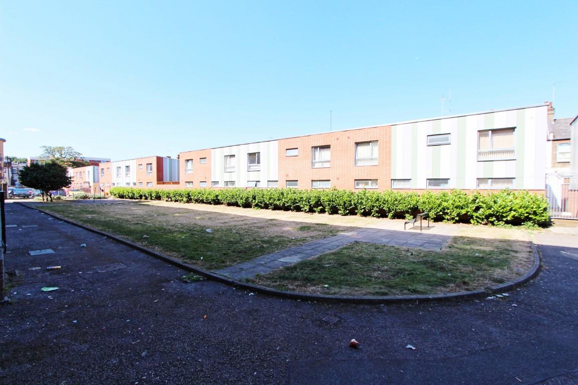 Property Image d0a9089d-fc70-45aa-9a5e-69ea33d28dd1