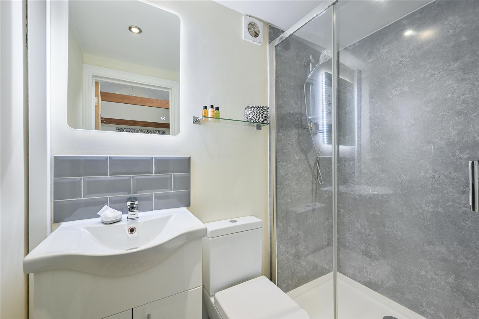 Property Image d0de81ee-e462-4e43-8eaf-49b12f2f1e89