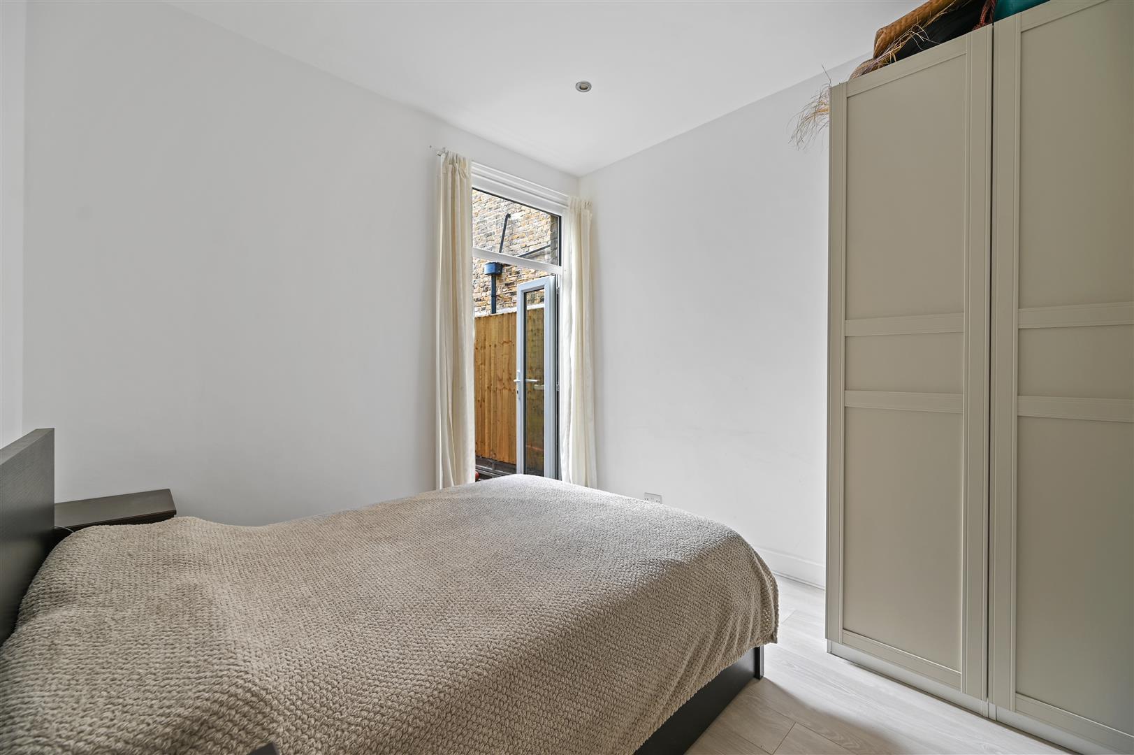 Property Image d15fa05e-5f23-47eb-9934-62477c179802