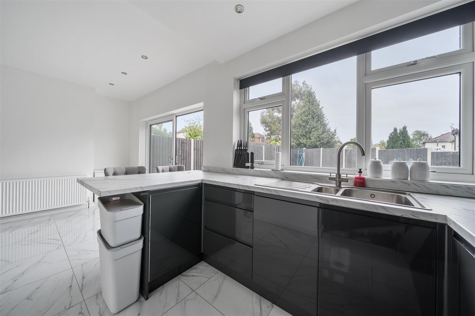 Property Image d16ddfbd-2df7-4d9e-8cb2-4e8063c5d08d
