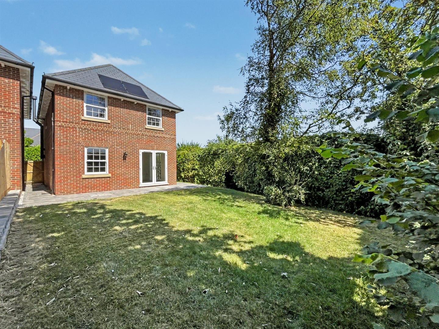 Property Image d1b2ffc2-13d1-4dc7-b2e3-02e52e2d42cc