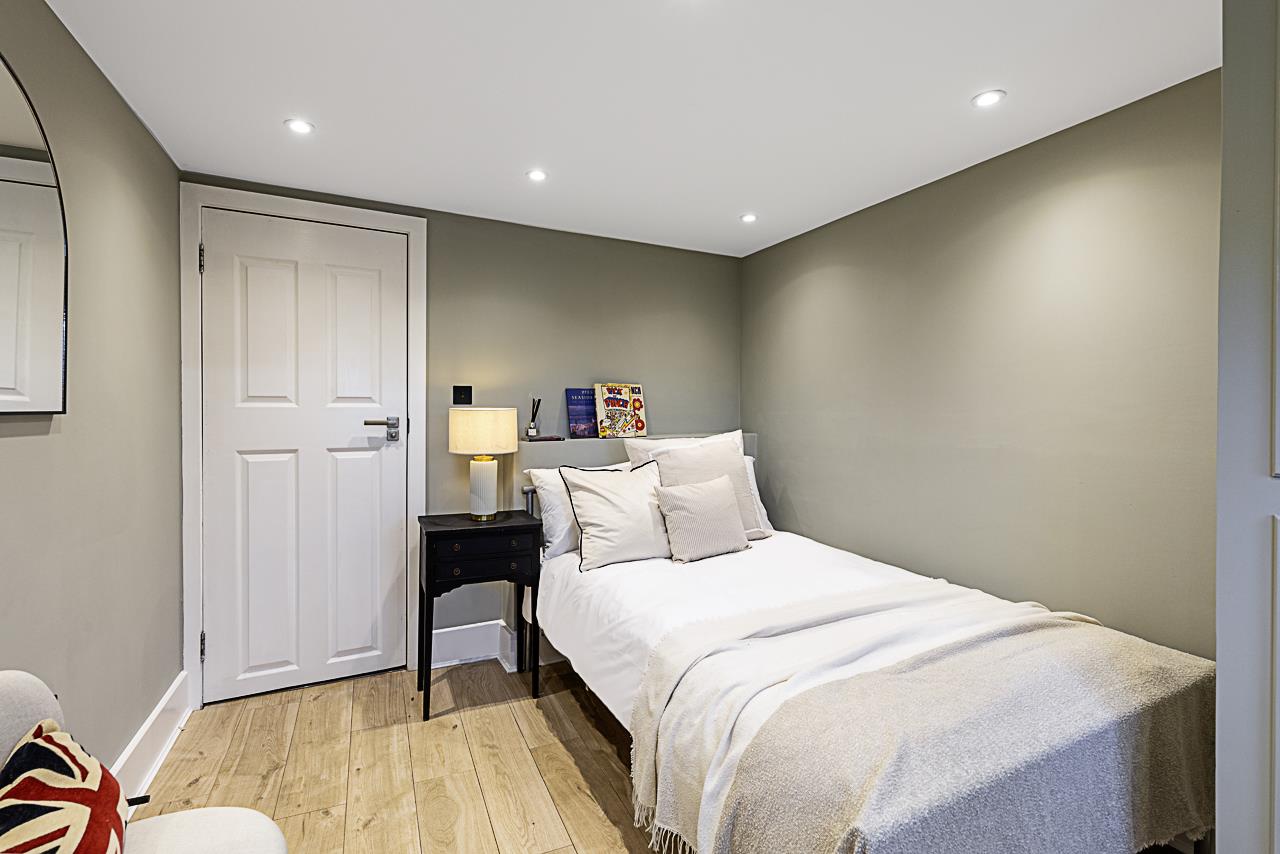 Property Image d2185c0d-03c7-48b9-87b0-33c2918371df