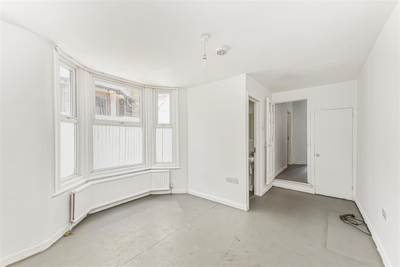 Property Image d2435e27-bd95-494f-af38-020b3a2dde8c