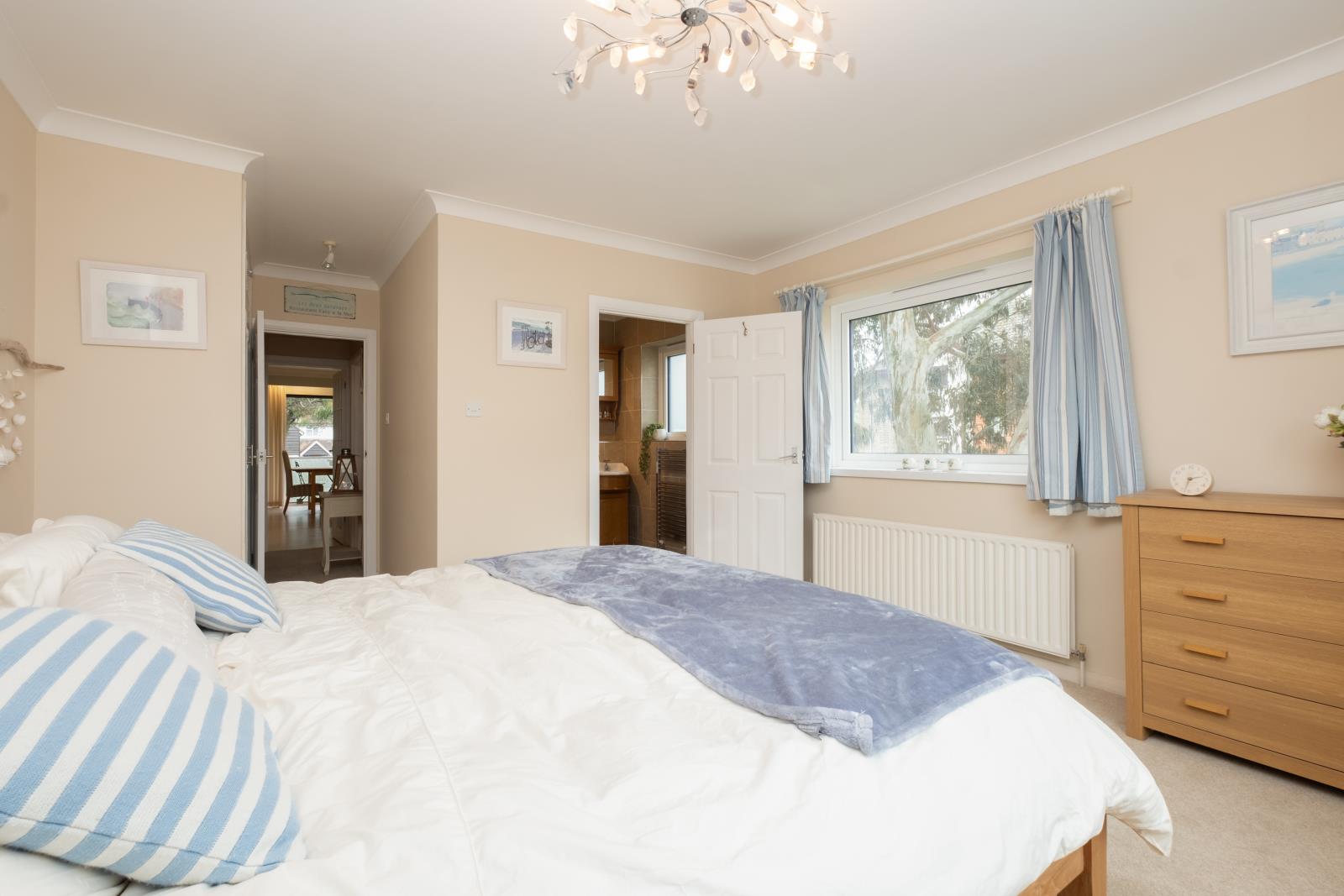 Property Image d2440769-828e-4b41-aa91-60bf65eb880a