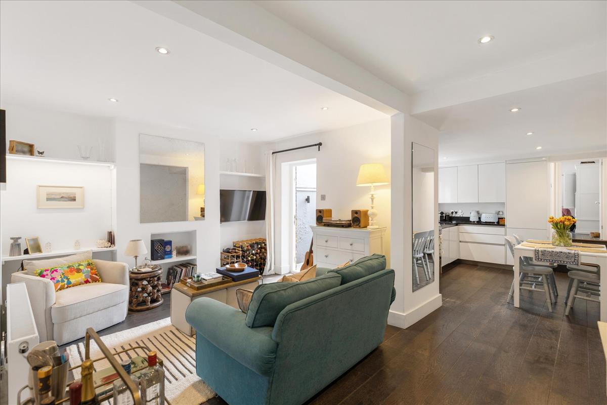 Property Image d2805203-3c68-48e2-a673-293798cc785e
