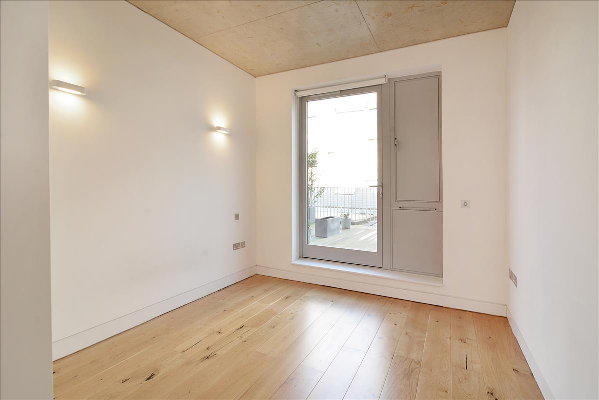 architecturally designed 2bed new build for rent in haggerston
