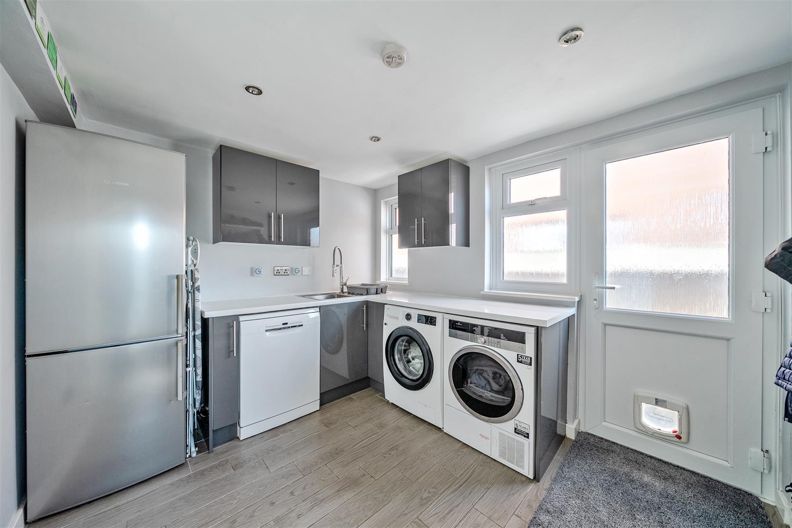 Property Image d2ce2548-324e-4e93-bb1c-decf19617c04