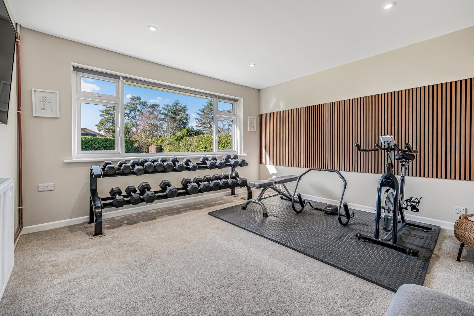 Property Image d2f24a4a-4ae1-46ea-99b7-77299b568710