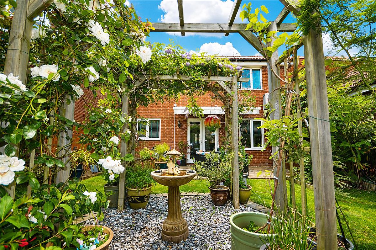 Property Image d325bf25-8bed-4ef5-bcb3-57fe1a383e82
