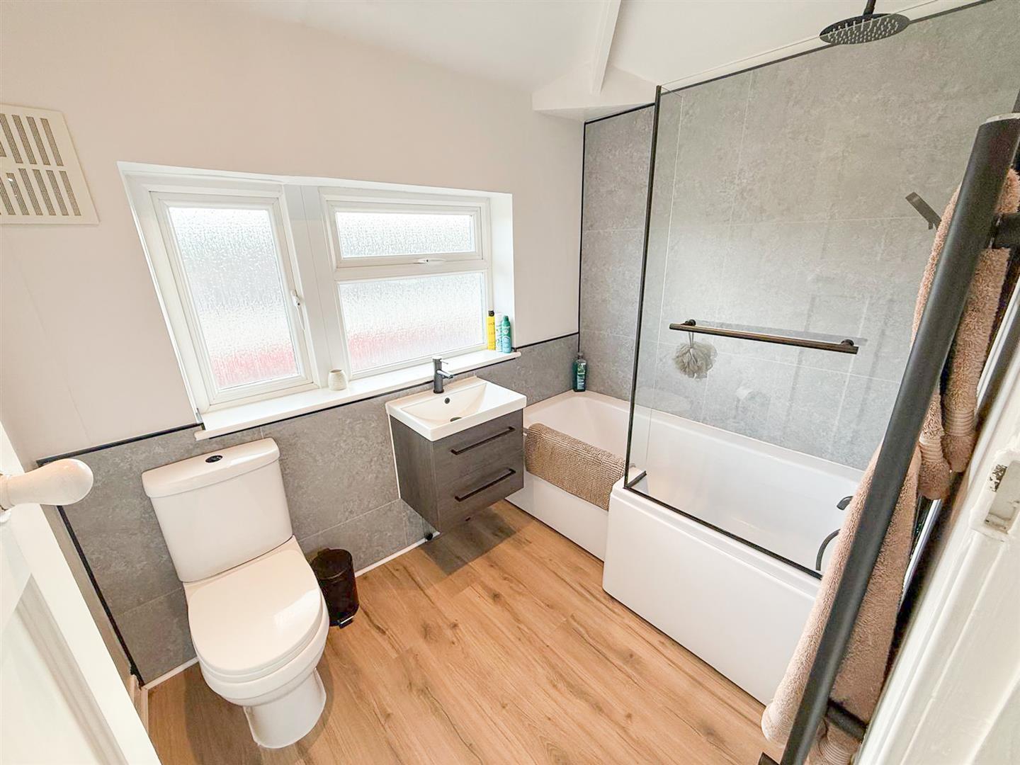 Property Image d336c1b4-1388-4609-a914-51503dfa637a