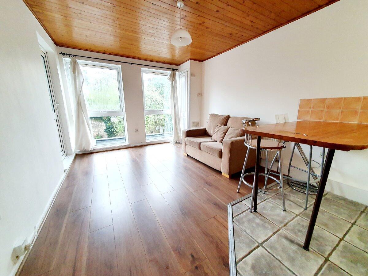 Property Image d351b236-1d48-45a5-8b48-fcdaa638a778