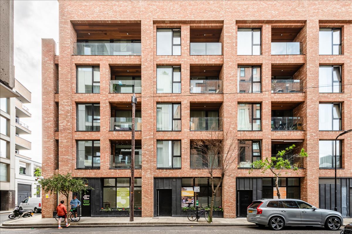 studio to rent in London Fields 