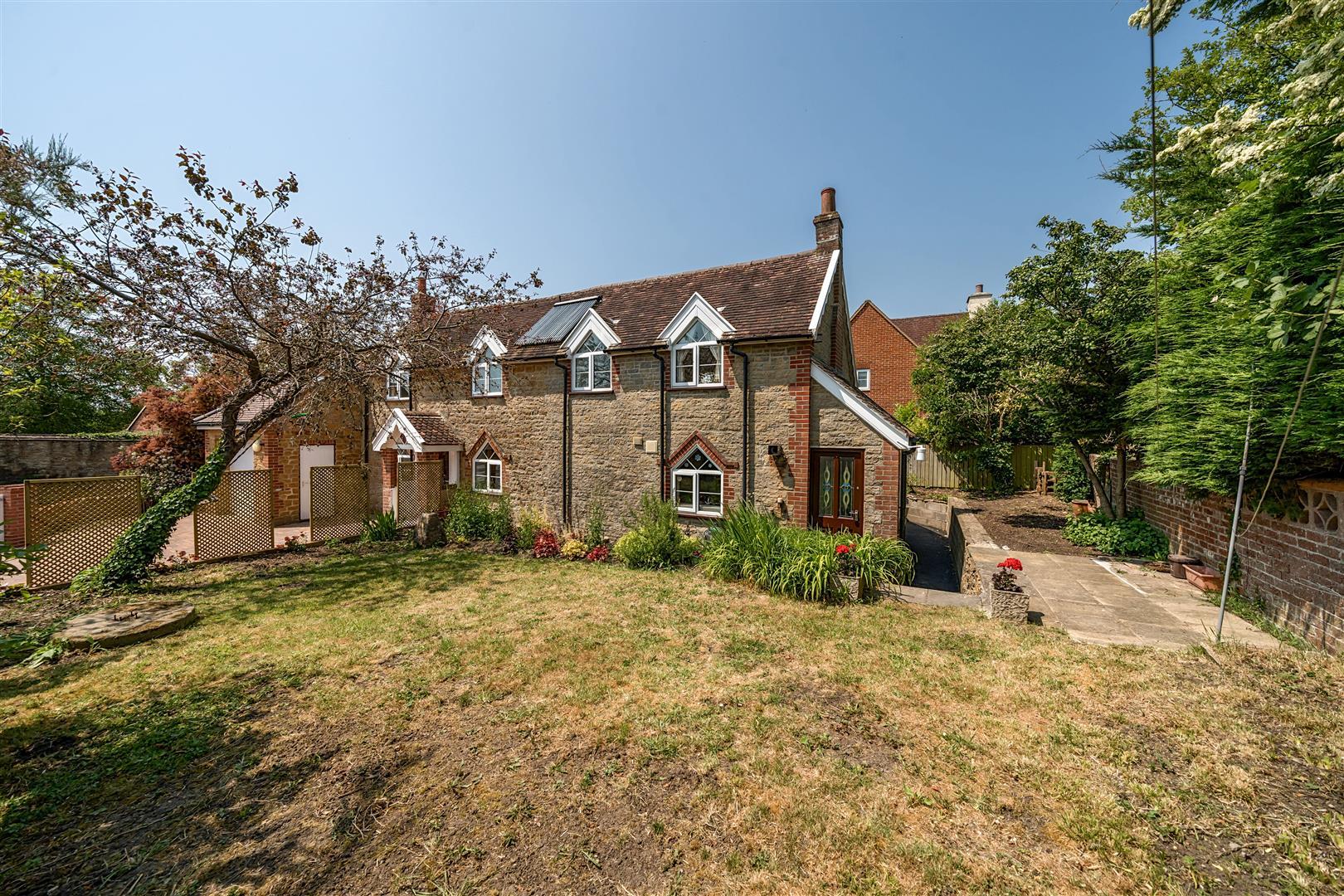 Property Image d3adbb23-39ae-45e7-b267-c1ce69aa46e3