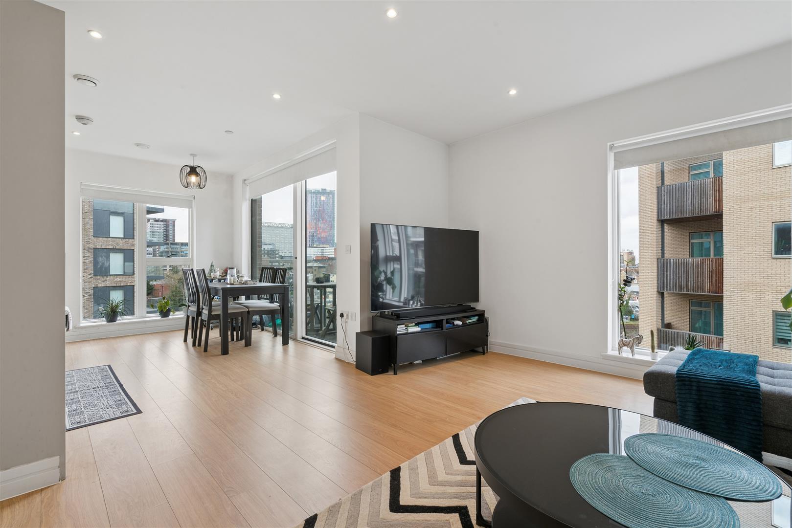 Property Image d40fd252-b87d-438d-a204-04d185d569ce