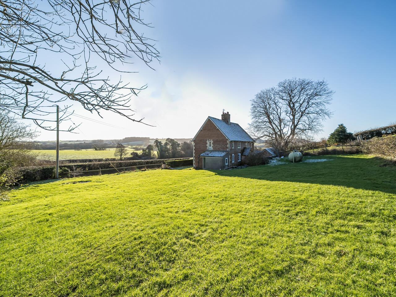 Property Image d427fffb-bd6f-461c-b473-b53449b2b34c