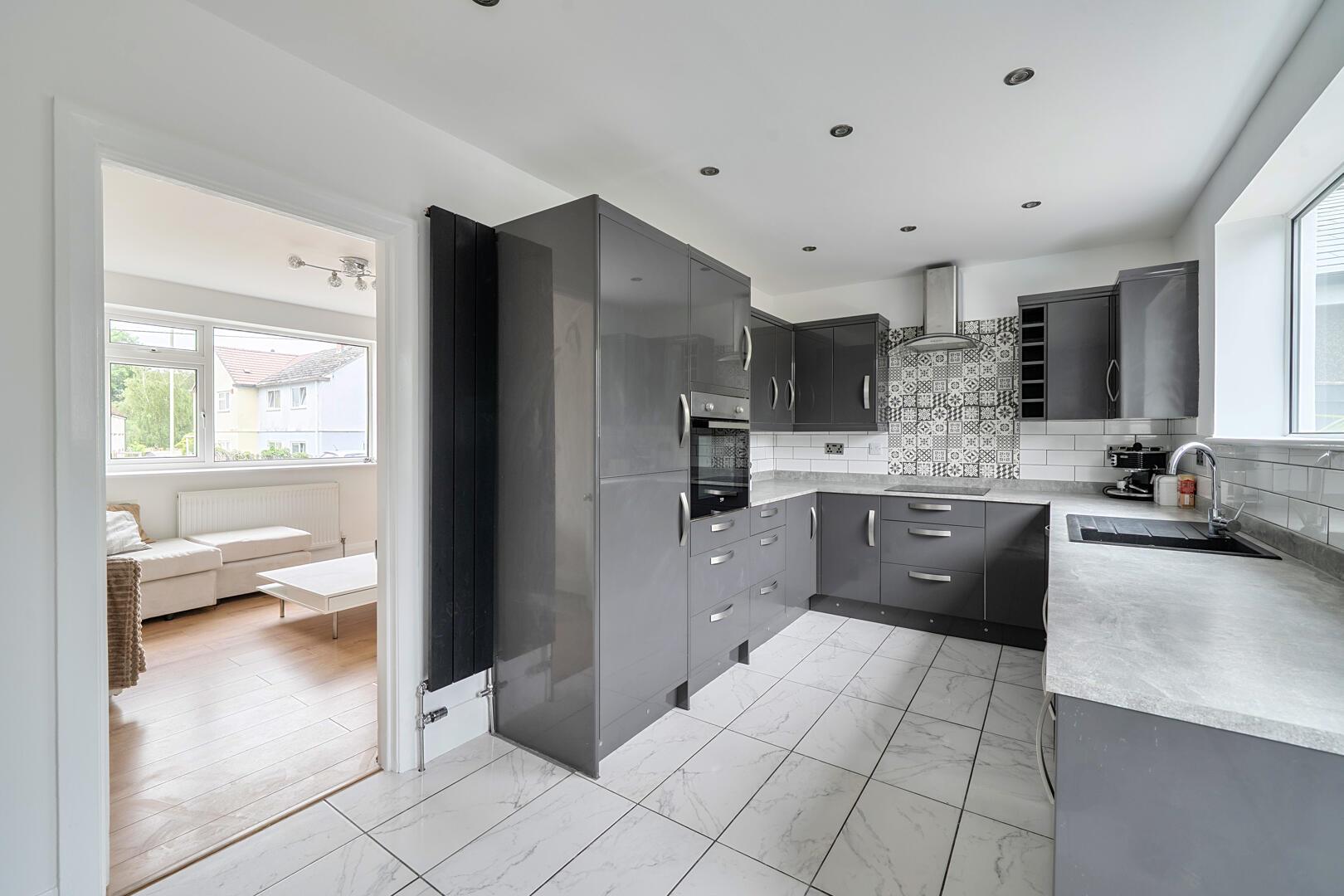 Property Image d434000c-150a-4867-93b9-3713504024a1