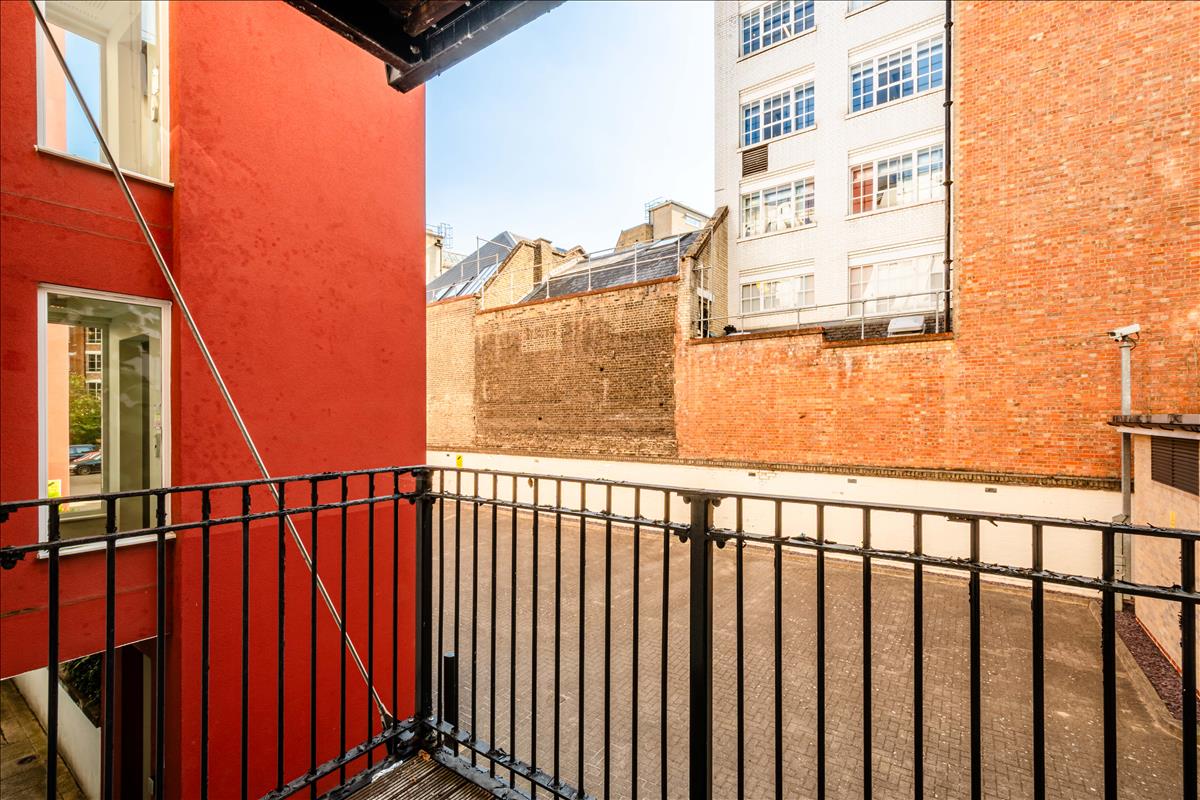 Two bed two bath property for let on Bloomsbury Terrace Fitzrovia WC1