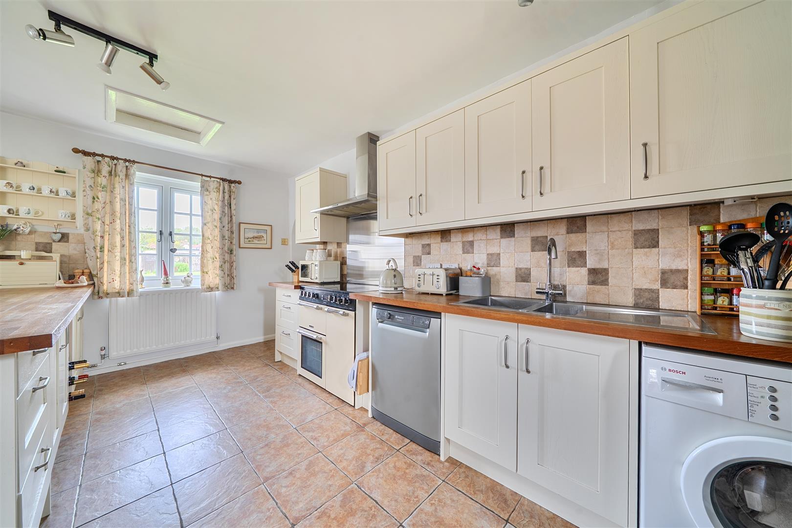 Property Image d47d4bc5-1348-46d5-93f9-c2528f7f407d