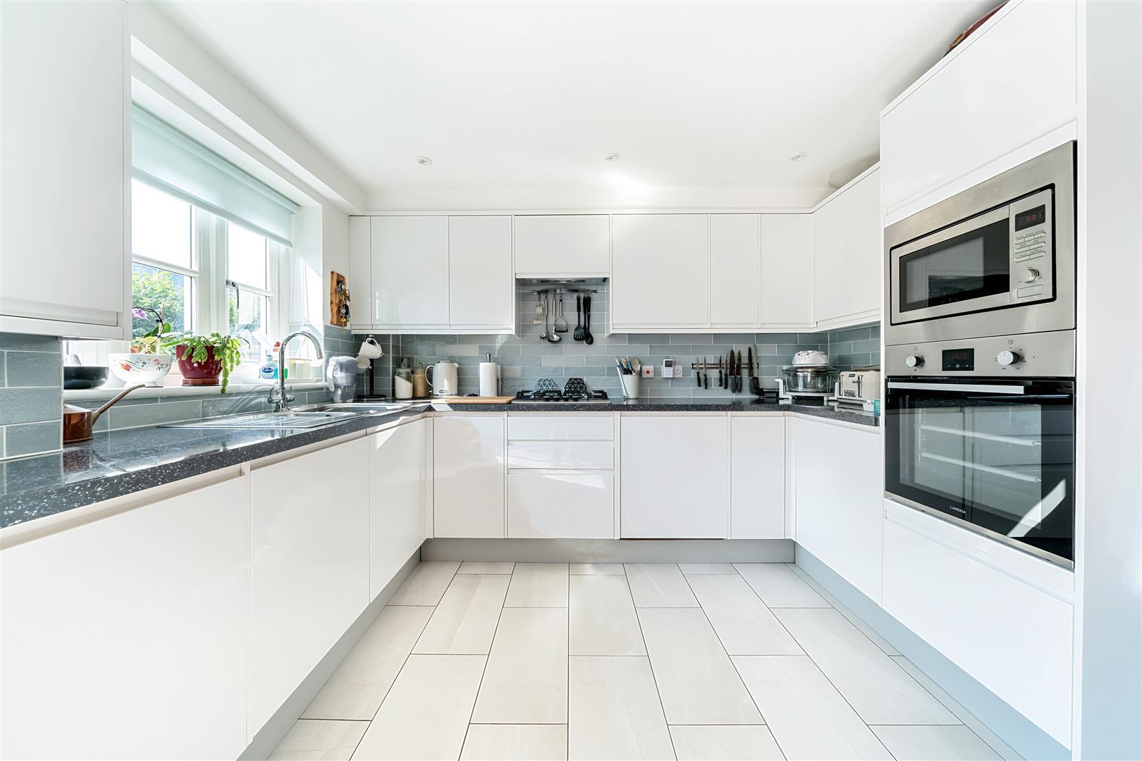 Property Image d4c8d31f-f27e-4a8b-8dbf-e4f3d5844495