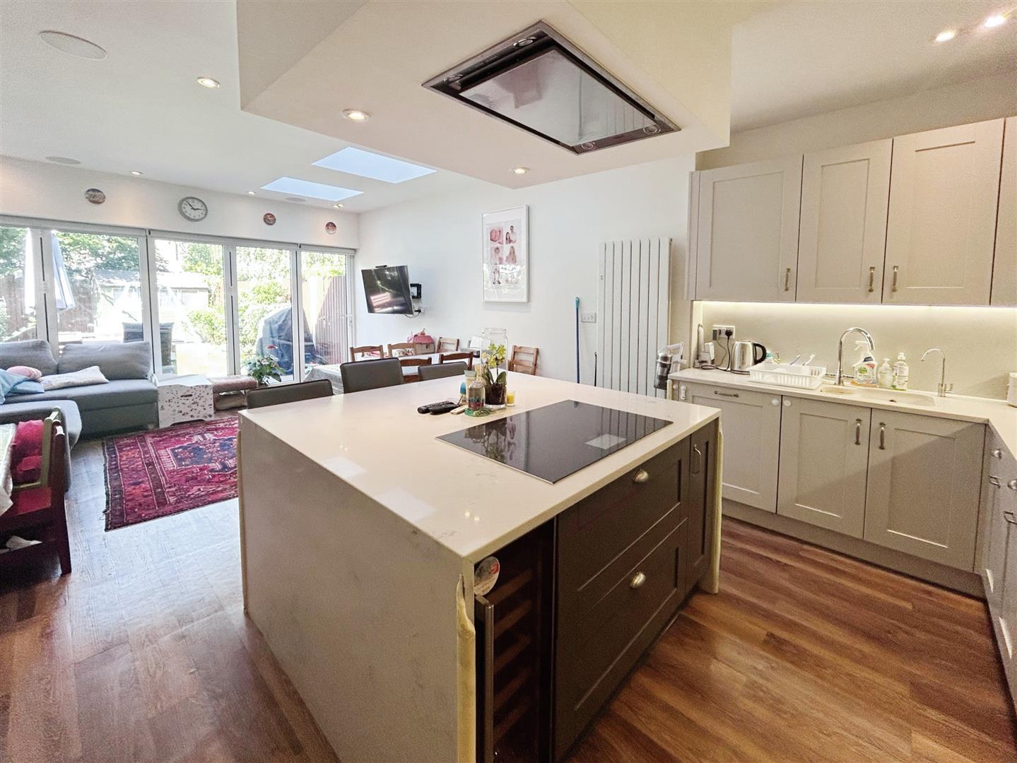Property Image d4d39b94-1bb8-4033-9e32-c2df8bab4e15