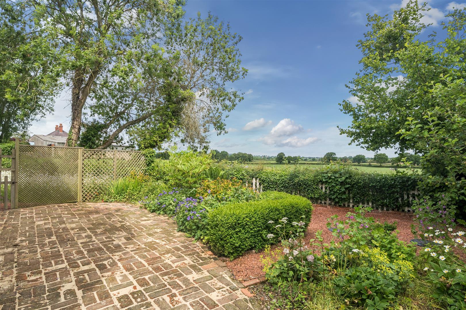 Property Image d514d873-38ed-4eb2-b491-70b7b807d885