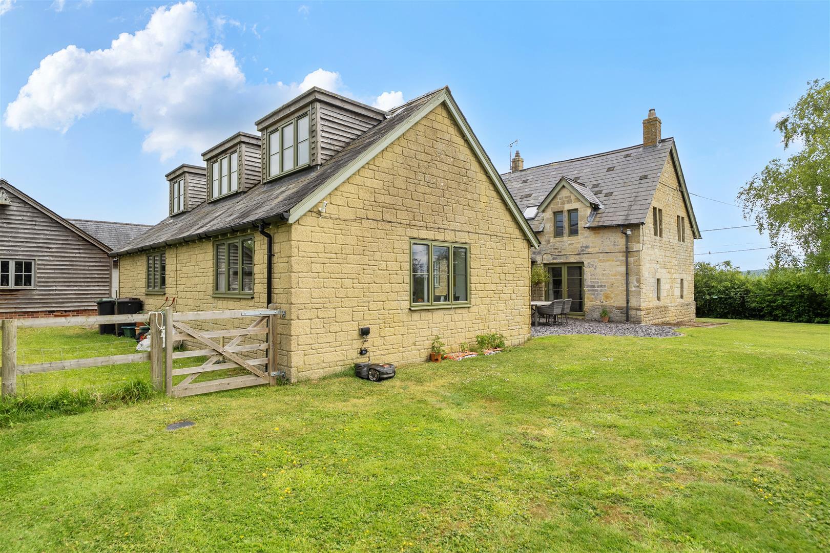 Property Image d54ef60b-b128-407d-a3a0-cf75e1237a9d