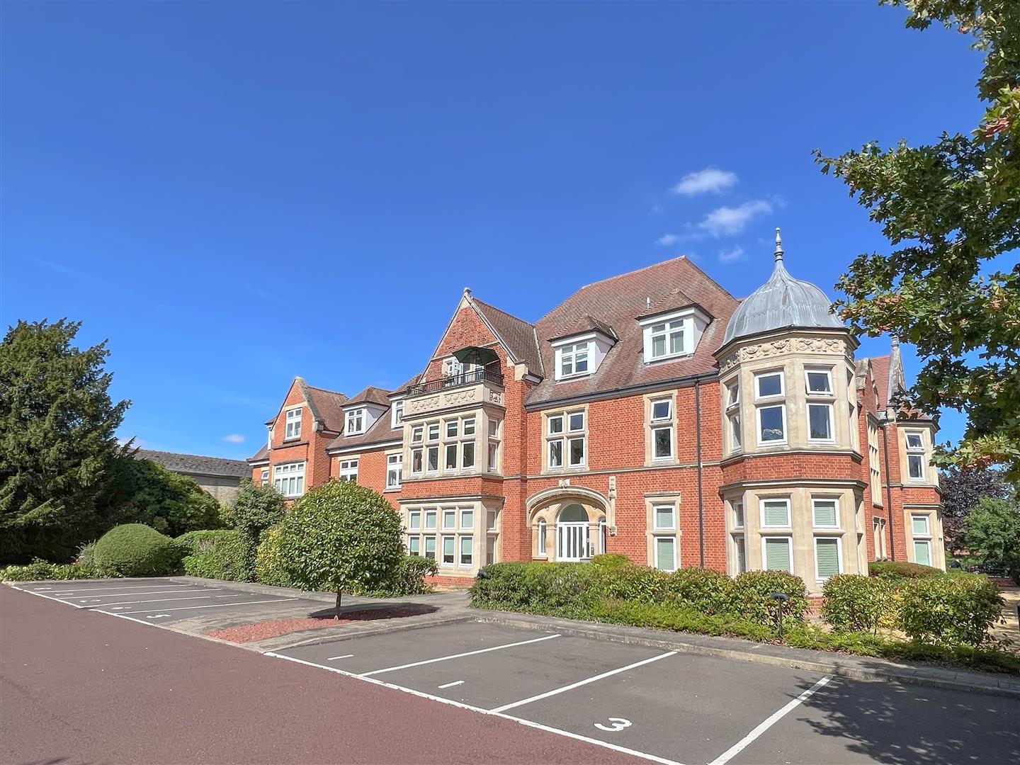Property Image d5b2575d-2ee9-4b02-8c8f-3049e2cdf809