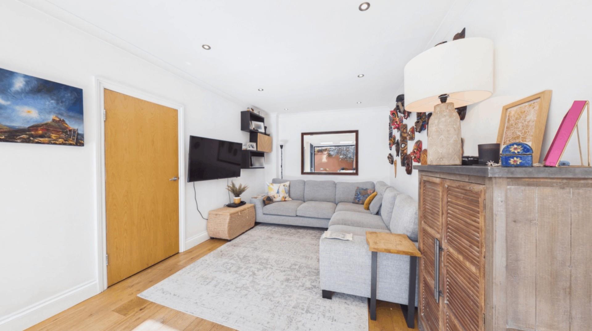 Property Image d5d1f3c8-976c-46ab-980f-f224a7b907d5
