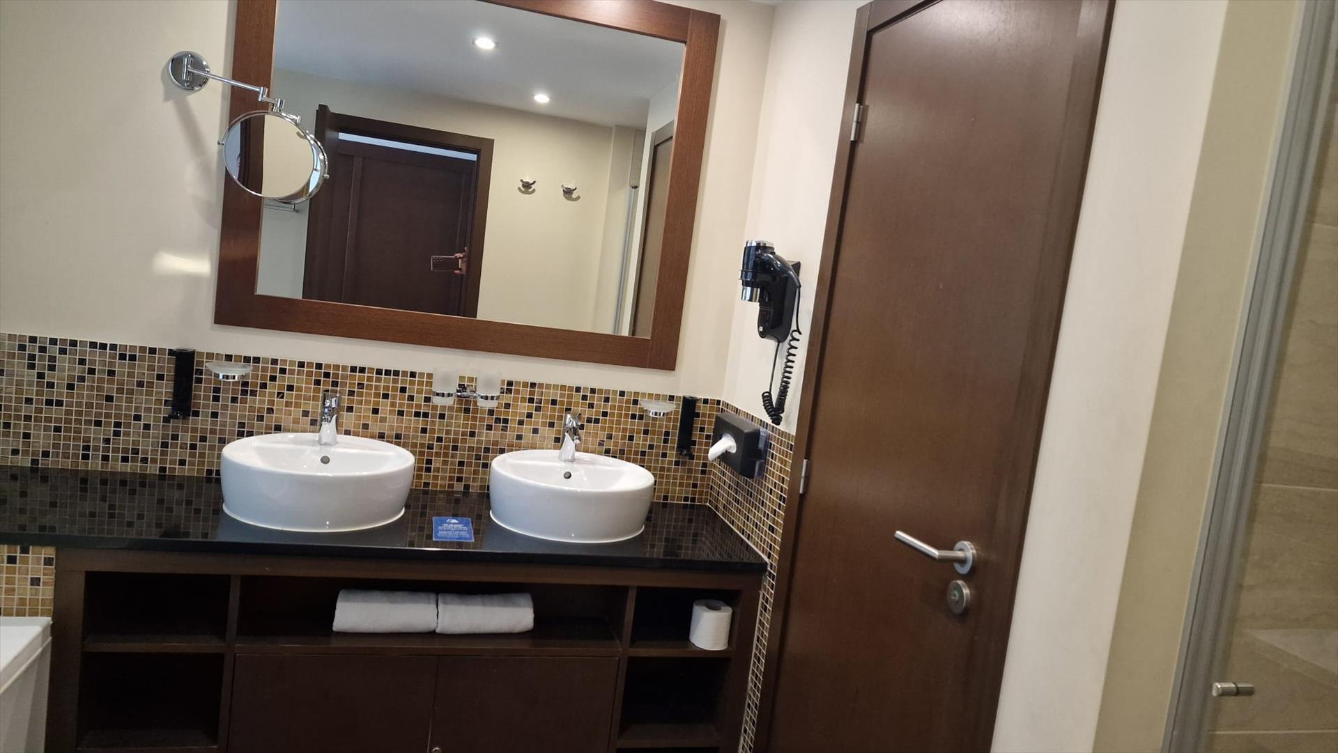 Property Image d5d204d3-577d-40f5-a7f9-ea81d3aa3e62