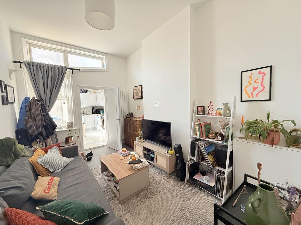 Property Image d65c5b02-b0b2-4021-84b7-13a16d87154f