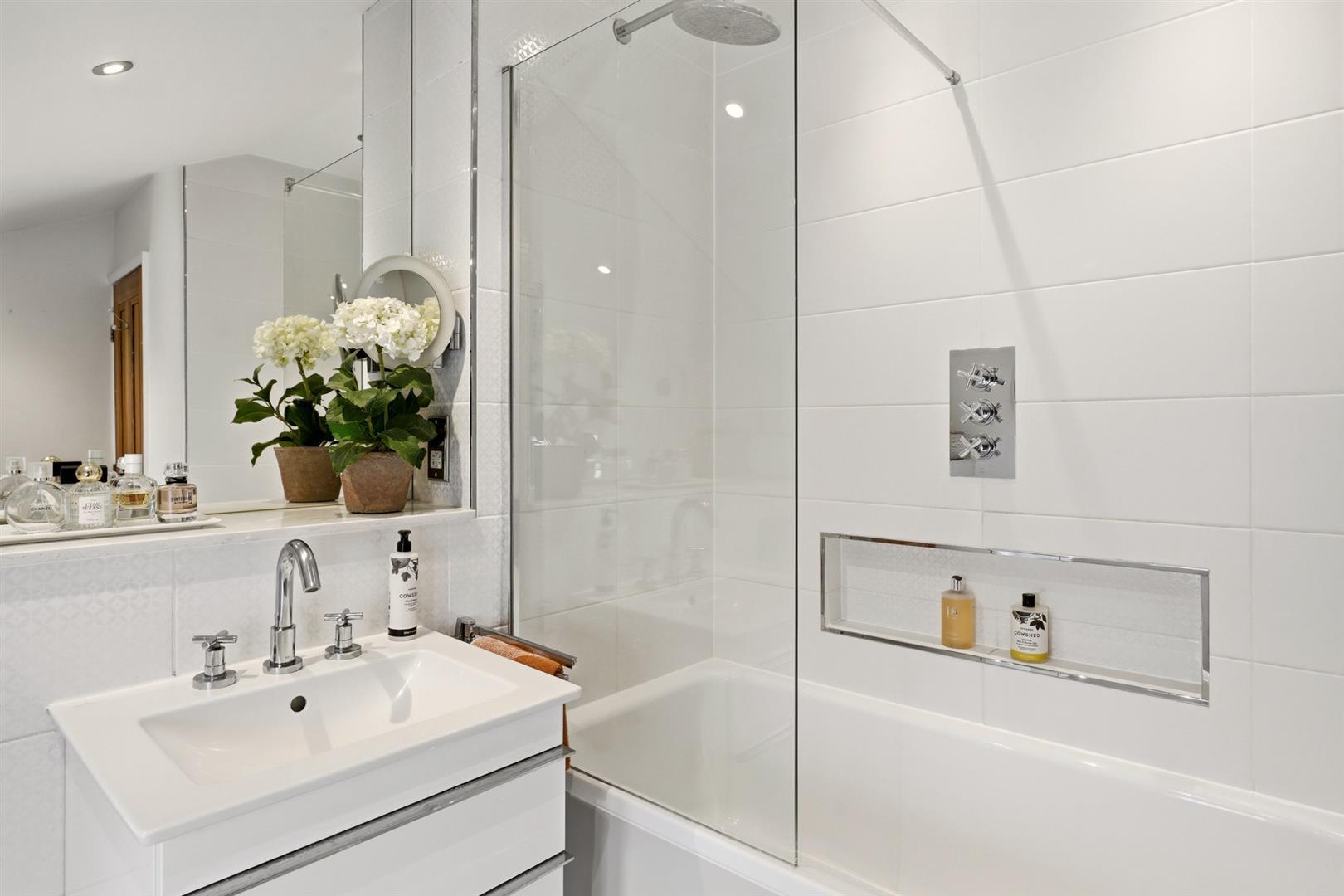 Property Image d677d82a-77e5-4a4d-bae5-94ed4692430e